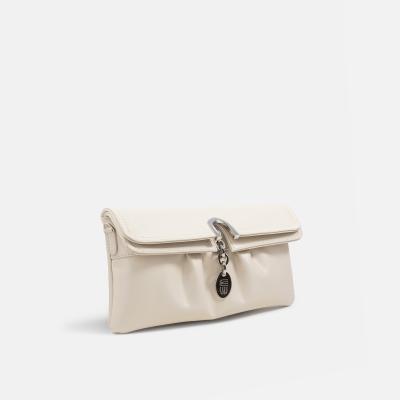 White Buffalo Product - بند بلند دارد<br>طول 29cm<br>ارتفاع 15cm<br>عمق 3cm
<br> - Milky - 1