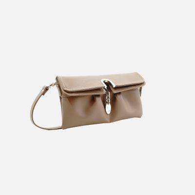 White Buffalo Product - بند بلند دارد<br>طول 29cm<br>ارتفاع 15cm<br>عمق 3cm
<br> - Dark Cream - 1