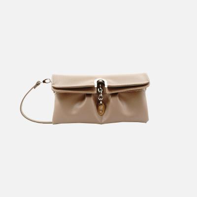 White Buffalo Product - بند بلند دارد<br>طول 29cm<br>ارتفاع 15cm<br>عمق 3cm
<br> - Dark Cream - 2