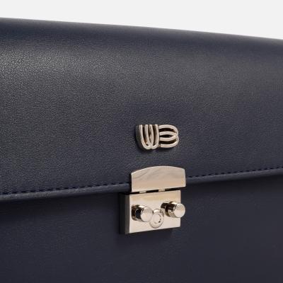 White Buffalo Product - بند بلند دارد<br>طول 23cm<br>ارتفاع 13cm<br>عمق 4cm
<br> - Navy Blue - 5