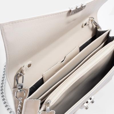 White Buffalo Product - بند بلند دارد<br>طول 23cm<br>ارتفاع 13cm<br>عمق 4cm
<br> - Milky - 1