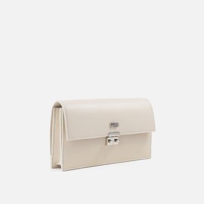 White Buffalo Product - بند بلند دارد<br>طول 23cm<br>ارتفاع 13cm<br>عمق 4cm
<br> - Milky - 5