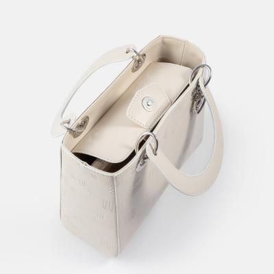 White Buffalo Product - بند بلند دارد<br>طول 21cm<br>ارتفاع 18cm<br>عمق 8cm<br> - Milky - 2