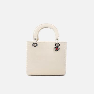 White Buffalo Product - بند بلند دارد<br>طول 21cm<br>ارتفاع 18cm<br>عمق 8cm<br> - Milky - 3