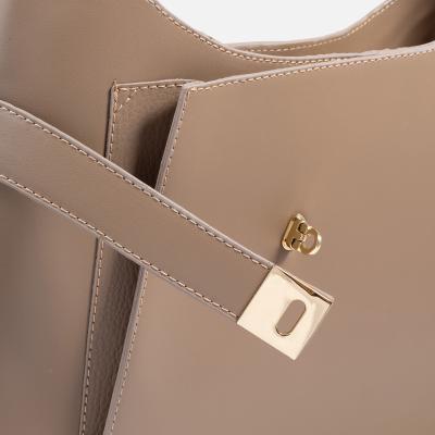 White Buffalo Product - طول 34cm<br>ارتفاع 20cm<br>عمق 5cm<br> - Dark Cream - 1
