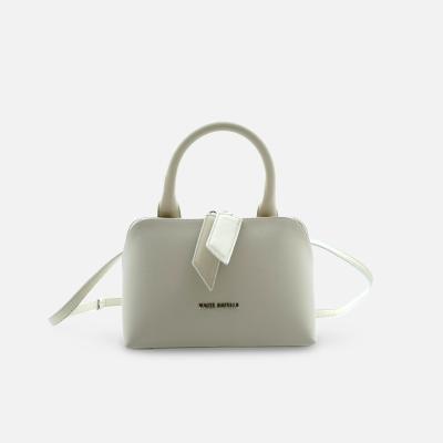 White Buffalo Product - بند بلند دارد<br>طول 22cm<br>ارتفاع 15cm<br>عمق 9cm<br> - Milky - 3