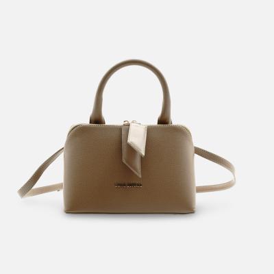 White Buffalo Product - بند بلند دارد<br>طول 22cm<br>ارتفاع 15cm<br>عمق 9cm<br> - Dark Cream - 3