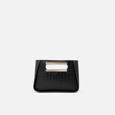 White Buffalo Product - بند بلند دارد<br>طول 20cm<br>ارتفاع 13cm<br>عمق 9cm<br> - Black Patterned Leather - 7